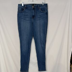 EUC 1822 Denim Women's Skinny Jeans in Medium Blue Wash Size 12/31